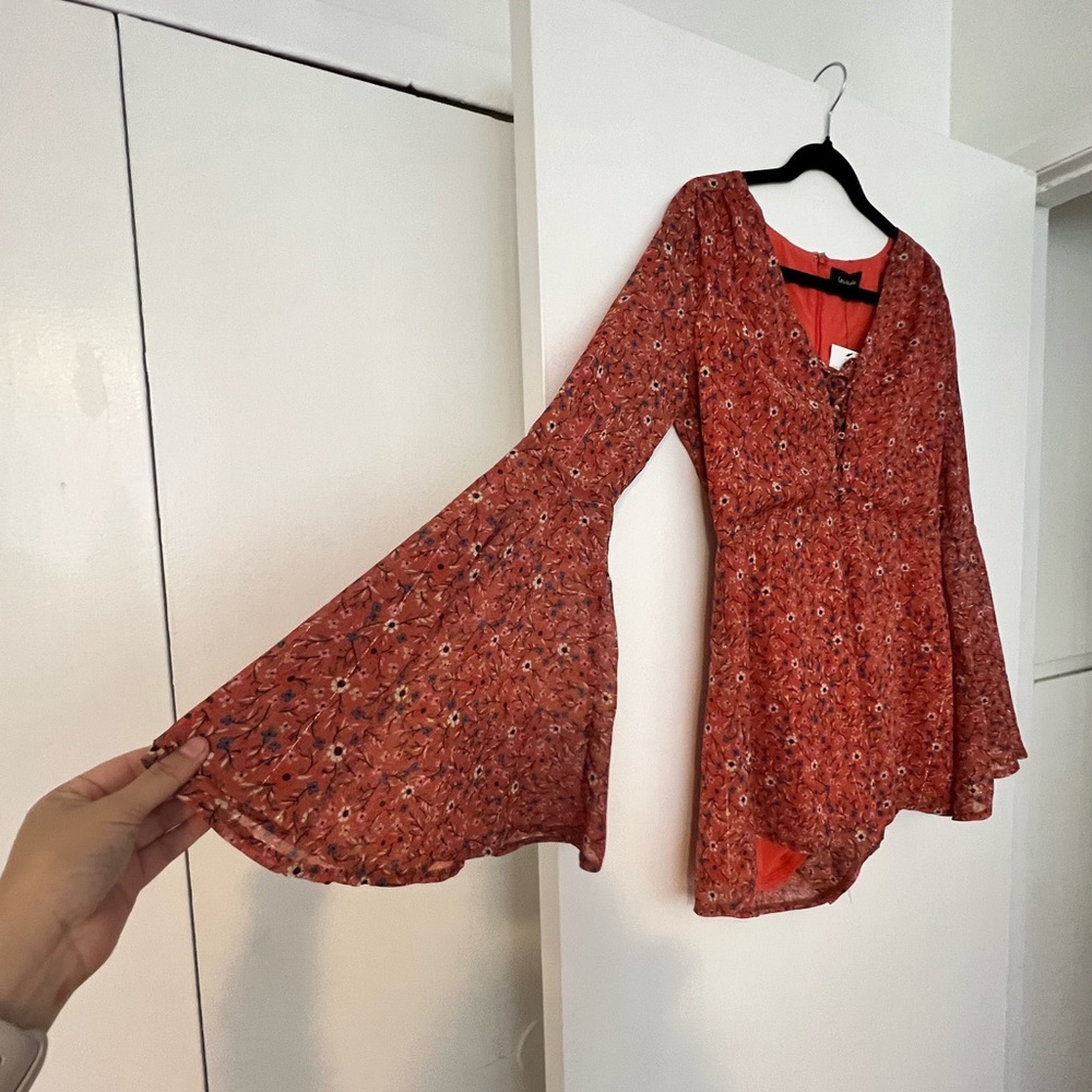 NWT mini skort/dress in size Medium (M). 🛍⚡️😊